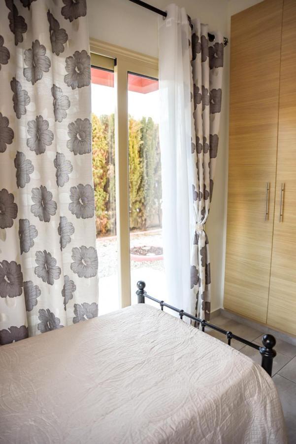 Paphos Beautiful Apartment Near The Sea And A Large Private Garden מראה חיצוני תמונה