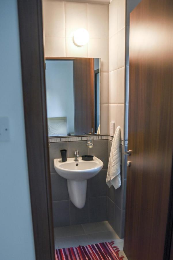 Paphos Beautiful Apartment Near The Sea And A Large Private Garden מראה חיצוני תמונה